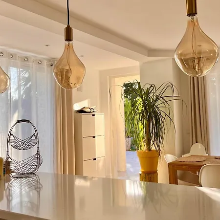Villa Luxury Riviera Villa* Short Walk To & Center Cagnes-sur-Mer