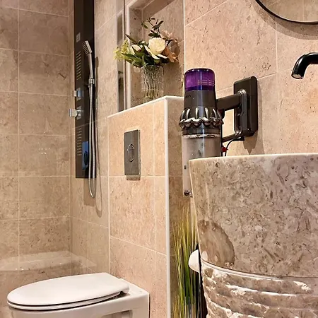 Luxury Riviera Villa* Short Walk To & Center Cagnes-sur-Mer