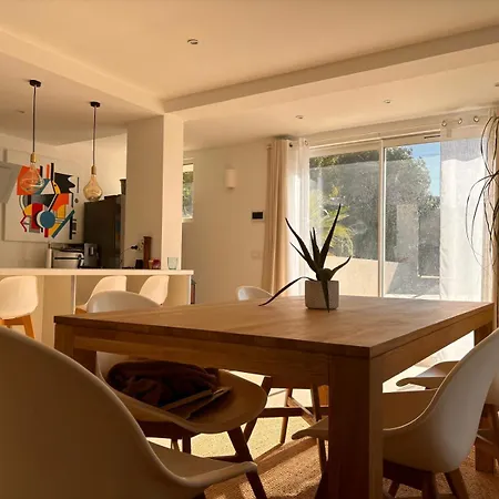 Luxury Riviera Villa* Short Walk To & Center *