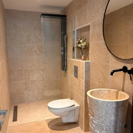 Luxury Riviera Villa* Short Walk To & Center * Cagnes-sur-Mer